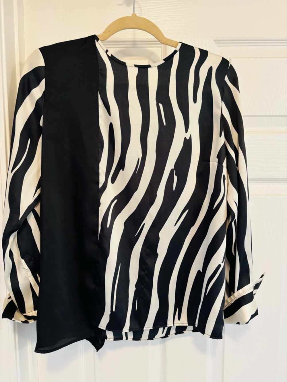 MANGO Women's Black & White Zebra Print Blouse. Size M, fits L. Good condition